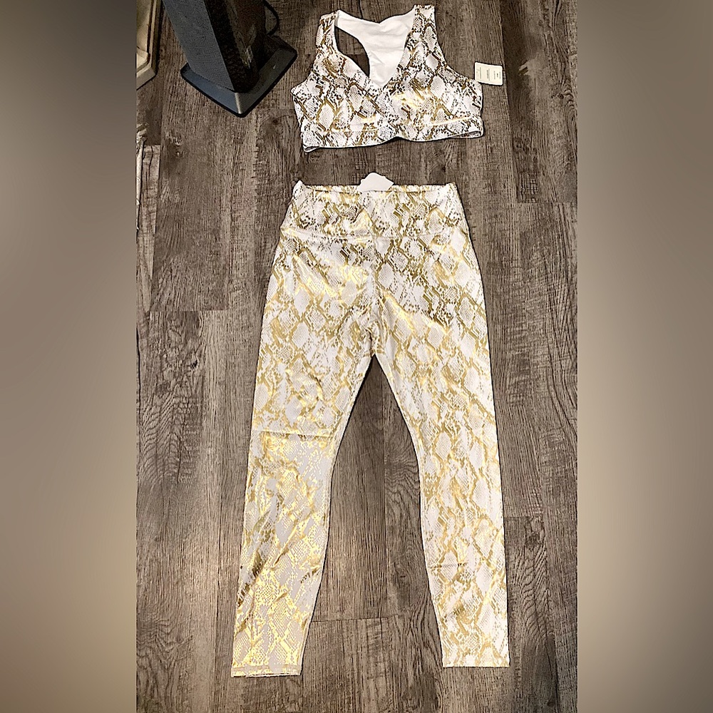 NWT Fabletics XL top and XL legging: Snake print White and Gold Foil